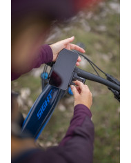 Pince Universelle pour téléphone avec Chargeur Intégré SP Connect SPC+